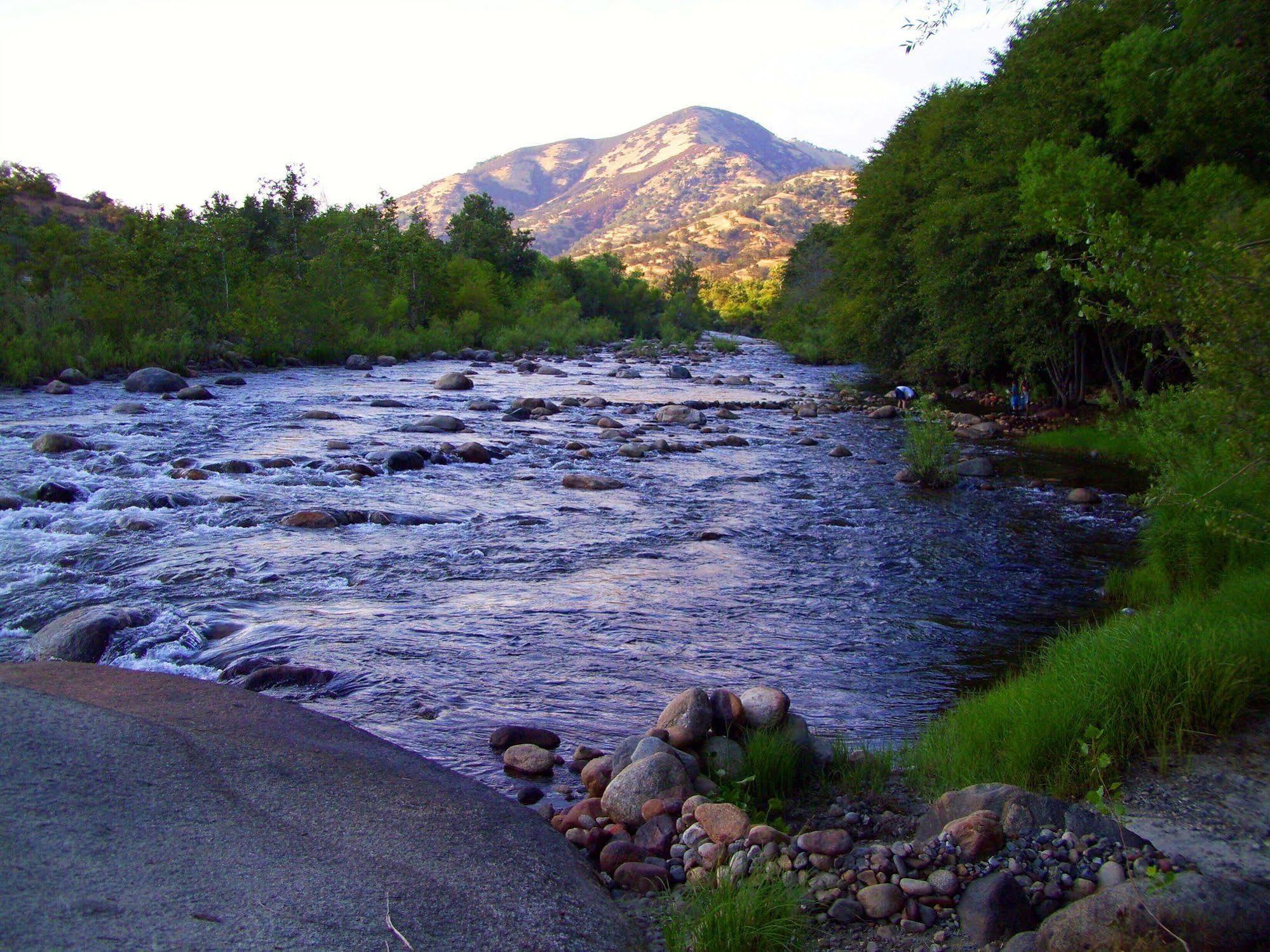 Rio Sierra Riverhouse Three Rivers Exterior photo